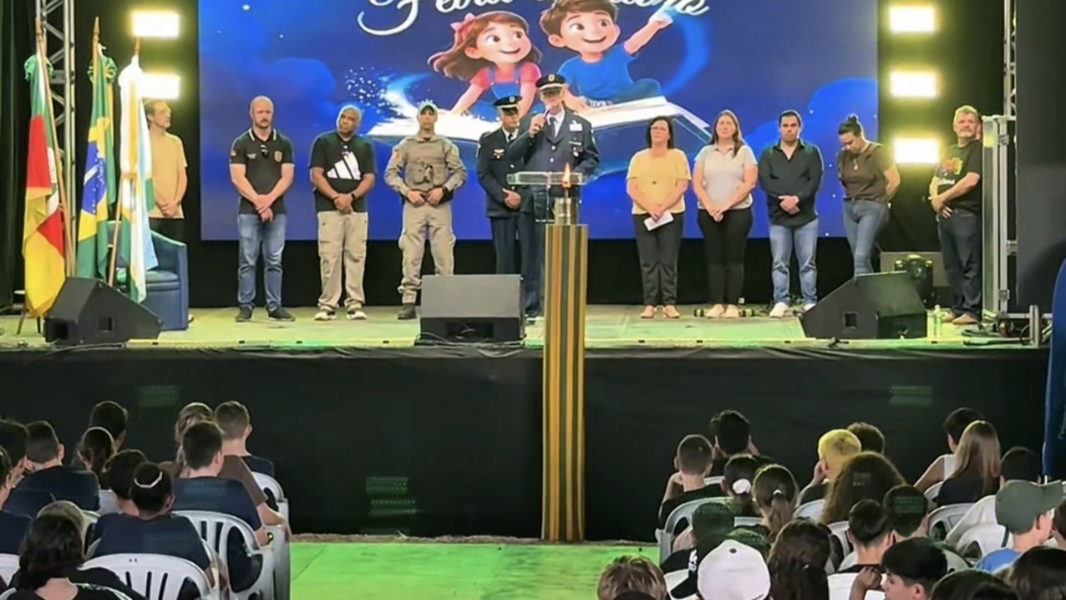Cerimônia foi realizada durante a Programação da Feira do Livro