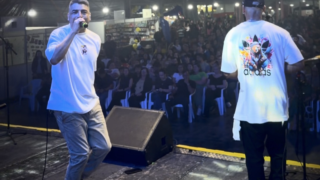 Música e humor marcaram o início da 25ª Festa das Azaleias