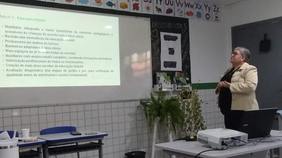 Reunião da Comissão Gestora do novo Plano Municipal de Educação de Araricá.