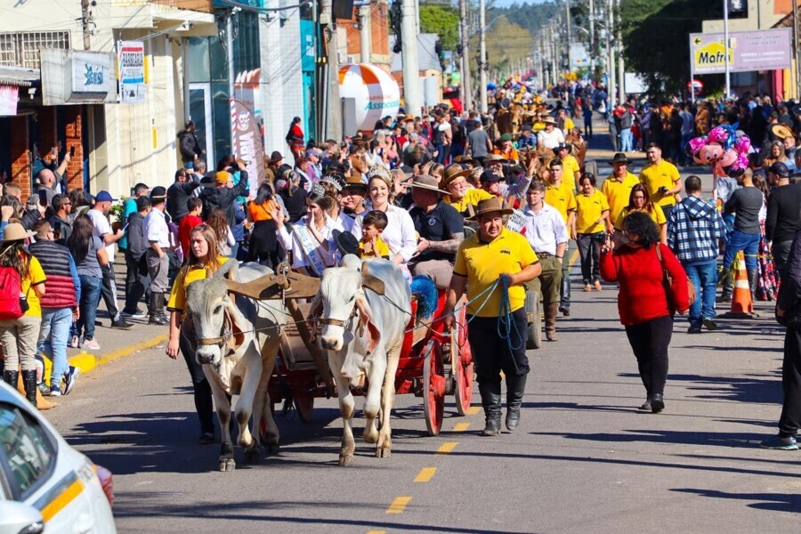 Entre caminhos, histórias e tradições, Araricá mantém viva a cultura dos Bois Carreiros, um momento de união, emoção e valorização das nossas raízes.